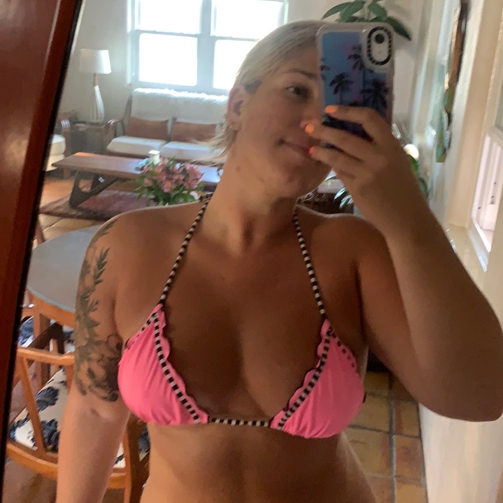 Pink Victoria’s Secret bikini top